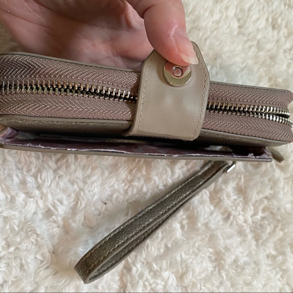 Stella & Dot Madison Tech (Phone) Wallet in Brushed Metallic - Picture 4 of 4